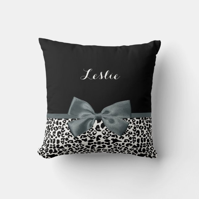 Coussin Bow gris Empreinte de léopard sophistiqué avec nom (Recto)