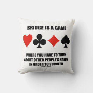 Coussin Bridge est un jeu où penser les mains des autres