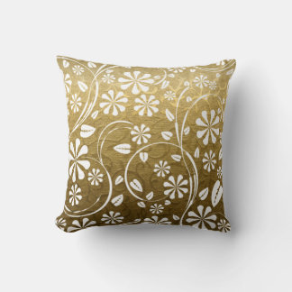 Coussin Brocade or, motif floral blanc lancer