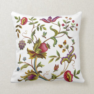 Coussin brodé de Deerwod Faux Jacobean
