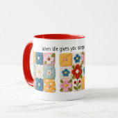 Coussin brodé de fleurs patchwork Mug (Devant gauche)