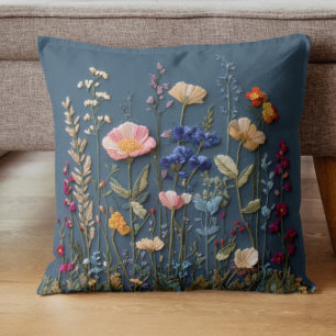 Coussin Broderie fausse botanique de fleur sauvage vintage