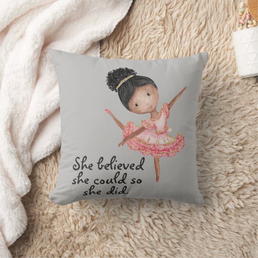 Coussin Brown fille Ballerina avec devis (Couverture)