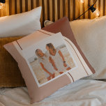 Coussin Brown Moderne Et Beige | Cadeau photo<br><div class="desc">Les coussins font des cadeaux réfléchis et pratiques, offrant confort et détente au destinataire. Voici une description du coussin comme cadeau : Offrez le cadeau du confort et de la relaxation avec ces coussins luxueux. Conçus avec les meilleurs matériaux, ces coussins sont conçus pour offrir une expérience de sommeil heureuse...</div>