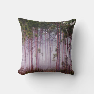 Coussin Brume parmi les pins au lever du soleil, Everglade