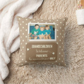 Coussin Brun clair avec pois et photo (Couverture)