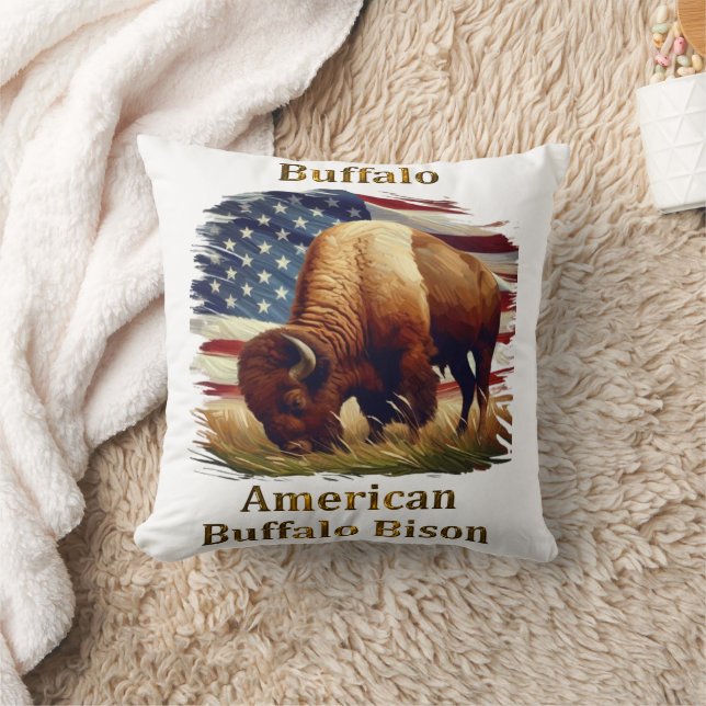 Coussin Buffle debout devant le drapeau américain (Couverture)