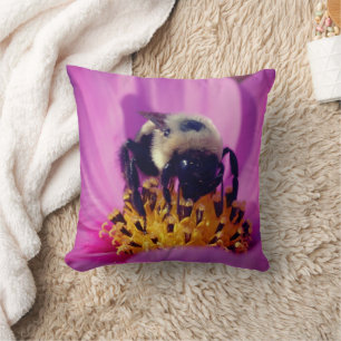 Coussin Bumble Bee On Cosmos