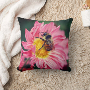 Coussin Bumble Bee On Rose Daisy Flower 2