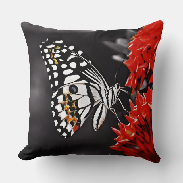 Coussin Butterfly on Red Flowers (Recto)