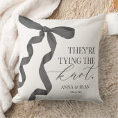 Coussin Cadeau de Fête de Fiançailles Black Bow Tying the (Couverture)