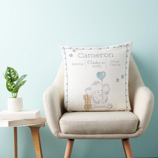 Coussin Cadeau personnalisé avec le nom de l'éléphant garç (Chaise)