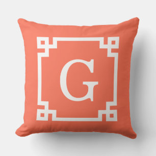 Coussin Cadre à clé grecque blanche corail #2 Monogramme i