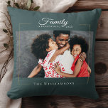 Coussin Cadre moderne | La famille est tout l'or photo<br><div class="desc">Cette élégante photo jetez l'oreiller avec votre photo préférée dans un cadre doré à côté de votre nom et date personnalisés sur bleu foncé et poussiéreux. Grand cadeau pour les vacances,  la fête des mères ou les Valentines !</div>