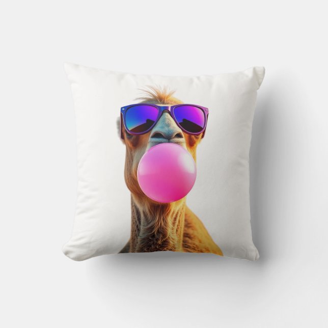 Coussin Camel Wearing Sunglasses in Desert (Recto)