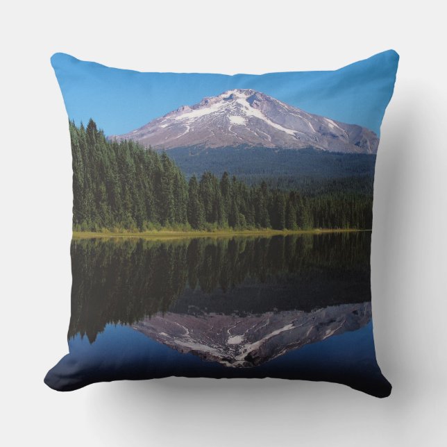 Coussin Capot de bâti reflété dans le lac (Recto)