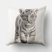 Coussin carré avec un tigreau noir et blanc (Recto)
