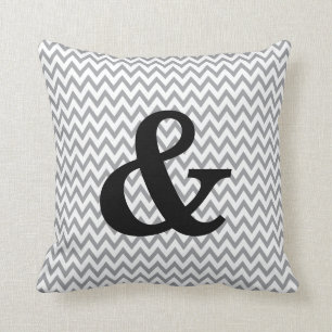 Coussin Carreau gris et blanc d'esperluète de Chevron