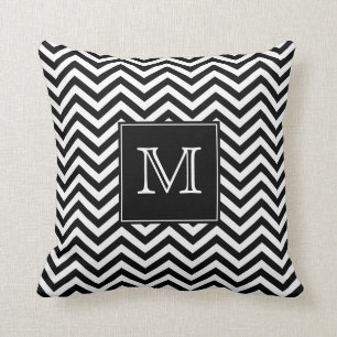 Coussin Carreau noir et blanc de Chevron de monogramme