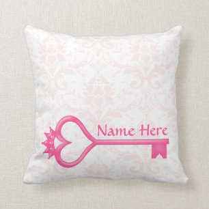 Coussin Carreau rose de clé de coeur de couronne
