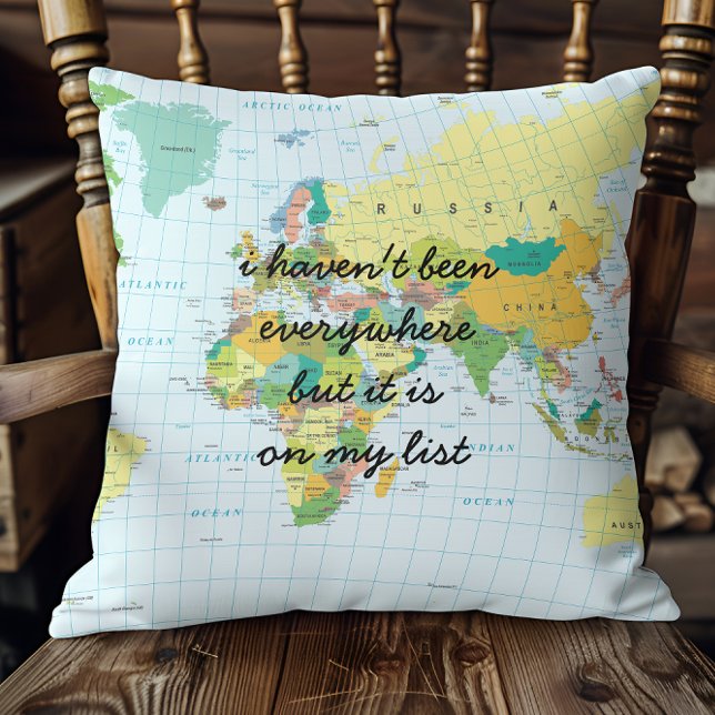 Coussin Carte du monde - Je n'ai pas été partout... (Fantastic gift option for backpackers, adventures and world explorers in general. Bon voyage!)