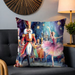 Coussin Casse-noisette Ballet Aquarelle Noël Ballerina<br><div class="desc">Nutcracker Ballet Aquarelle Noël Ballerina Festive Jeu d'Oreiller Coussin dispose d'un ballet traditionnel de Noël avec une ballerine et un croustillant. Parfait pour les cadeaux de Noël,  le décor de Noël,  les fêtes de fin d'année et plus encore. Créé par Evco Studio www.zazzle.com/store/evcostudio</div>