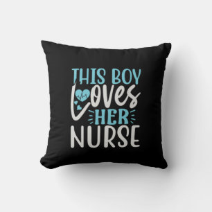Coussin Ce garçon aime son infirmière