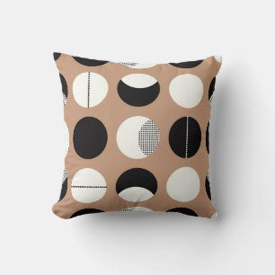 Coussin Cercles noirs, blancs, arrière - plans bruns.