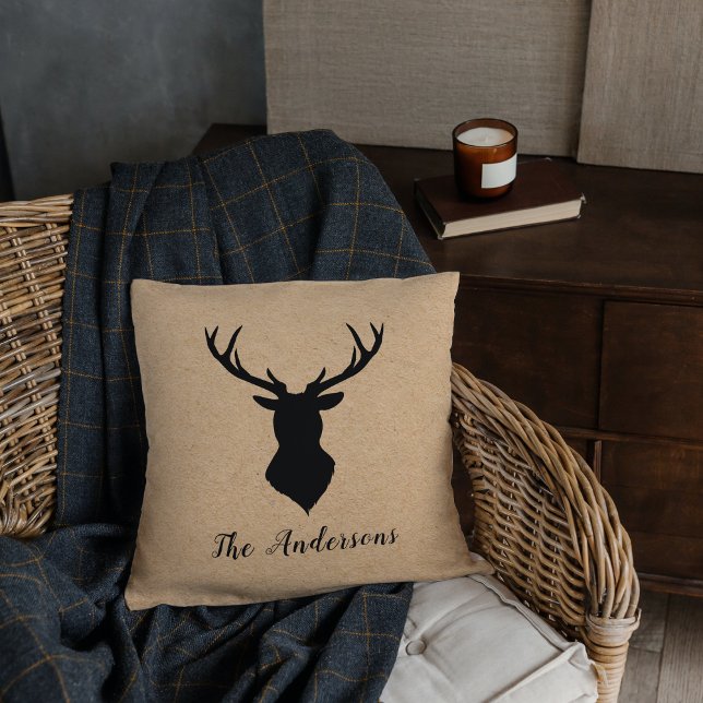 Coussin Cerf noir rustique | Kraft | Nom de famille (Créateur téléchargé)