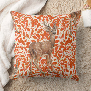 Coussin Cerf sur le motif damassé de chêne décoratif en or