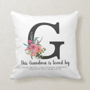 Coussin Cette grand-mère aimée par le monogramme floral Fê