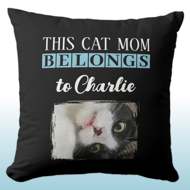 Coussin Cette mère de chat appartient au nom photo noir bl (Créateur téléchargé)