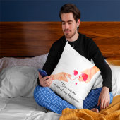 Coussin "Chaîne romantique rouge des mains et des coeurs d