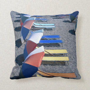 Coussin Chaises vides sur la plage