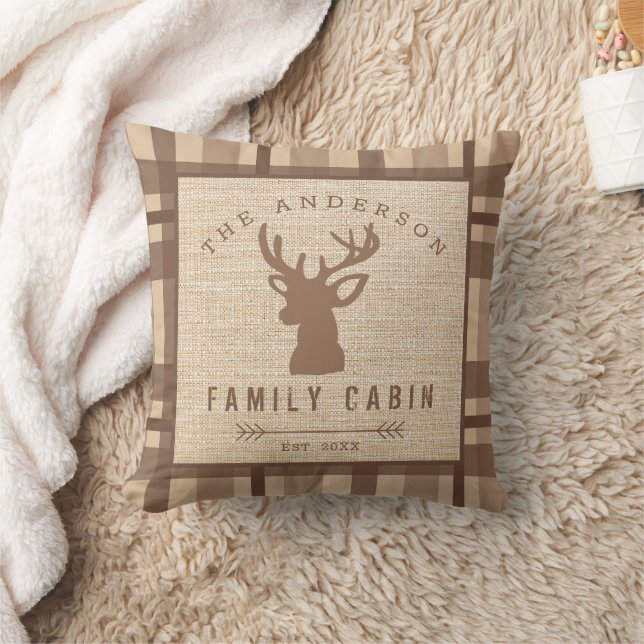 Coussin Chalet Rustique au Nom de Campagne dans les Bois (Couverture)