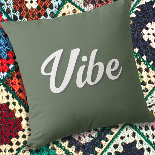 Coussin Chambre étudiante minimaliste vert olive ambiance