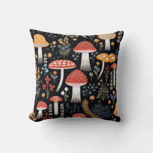 Coussin Champignons et feuillage sur Arrière - plan noir 2