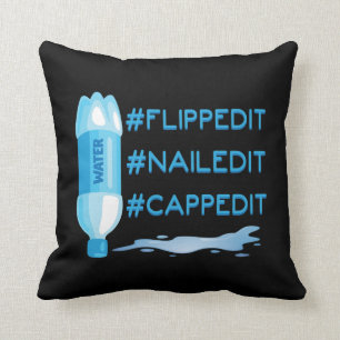 Coussin Champion du championnat de renversement de bouteil