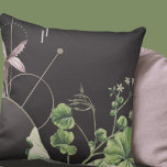 Coussin Charcoal Grey Artistique Abstrait Botanique<br><div class="desc">L'oreiller à jetons moderne présente un imprimé botanique minimaliste avec un décor abstrait simple et moderne. Un design en couches dans une palette de couleurs au charbon de bois avec des accents verts et faibles. Cet élégant imprimé botanique présente un design organique stratifié des feuilles Alexanders Black Lovage sur un...</div>