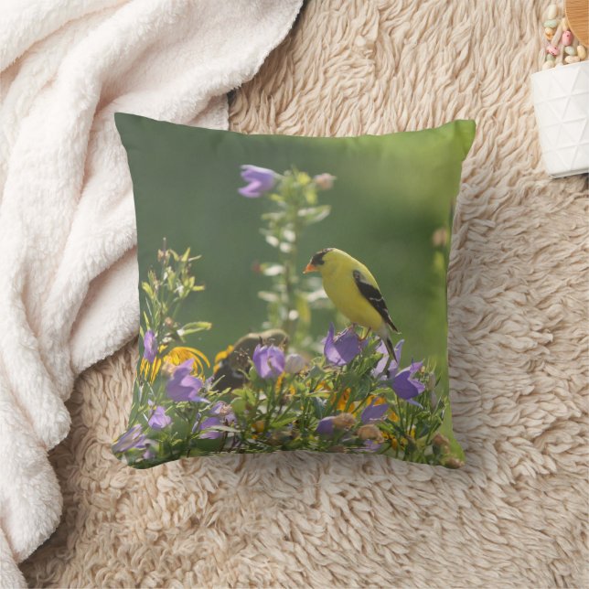 Coussin Chardonneret sur une fleur de campanule (Couverture)
