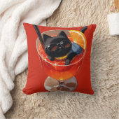 COUSSIN CHAT ANIME NOIR DANS UN VERRE DE JUS (Couverture)