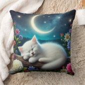 Coussin Chat blanc dormant paisiblement à l'extérieur (Couverture)
