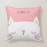 Coussin Chaton blanc - Décor de pépinière - Nom<br><div class="desc">Paillettes rose et blanc pour la pépinière avec un chat blanc avec un nez rose et de mignonnes taches roses contre un arrière - plan rose avec des points blancs. Ajoutez le nom de votre enfant !</div>
