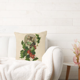 Coussin Chaton de Noël victorien au milieu du houx, tabby