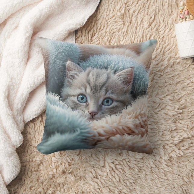 Coussin Chaton duveteux dans une couverture douce (Couverture)