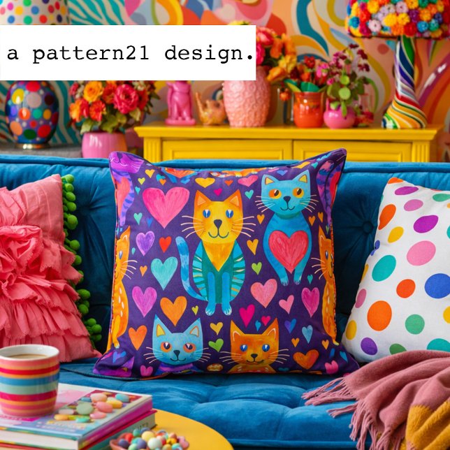 Coussin Chatons de couleur vive et motif de cœurs violets (Whimsical rainbow cat pillow full of hearts and personality for bold, happy homes.)