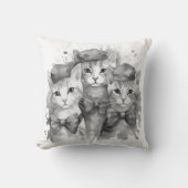 Coussin Chatons noirs et blancs avec arcs et casquette (Recto)