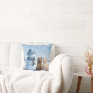 Coussin Chats assis avec un bonhomme de neige dans un cham