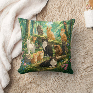 Coussin Chats Fantaisistes dans une Forêt Enchantée