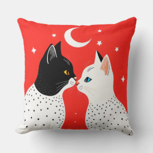Coussin Chats noirs et blancs sous une lune croissante